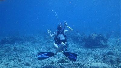 How can I convince a non-swimmer to go scuba diving? 10 tips - best scuba pro 
(How can I convince a non-swimmer to go <a href=
