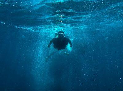 How can I convince a non-swimmer to go scuba diving? 10 tips - best scuba pro 
(How can I convince a non-swimmer to <a href=