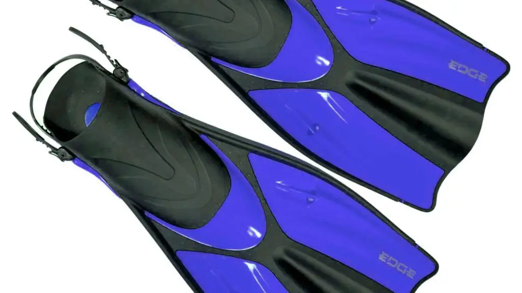 A Buyer’s Guide to Snorkeling Fins for Wide Feet: Finding the Perfect Fit