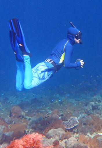 The Role of Rash Guards in Snorkeling
