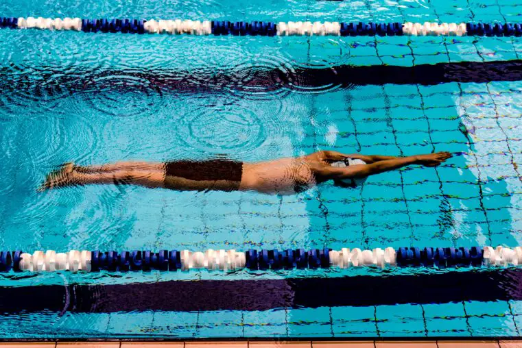 How Does Swimming Carve Toned Arms and Eliminate Flab?
